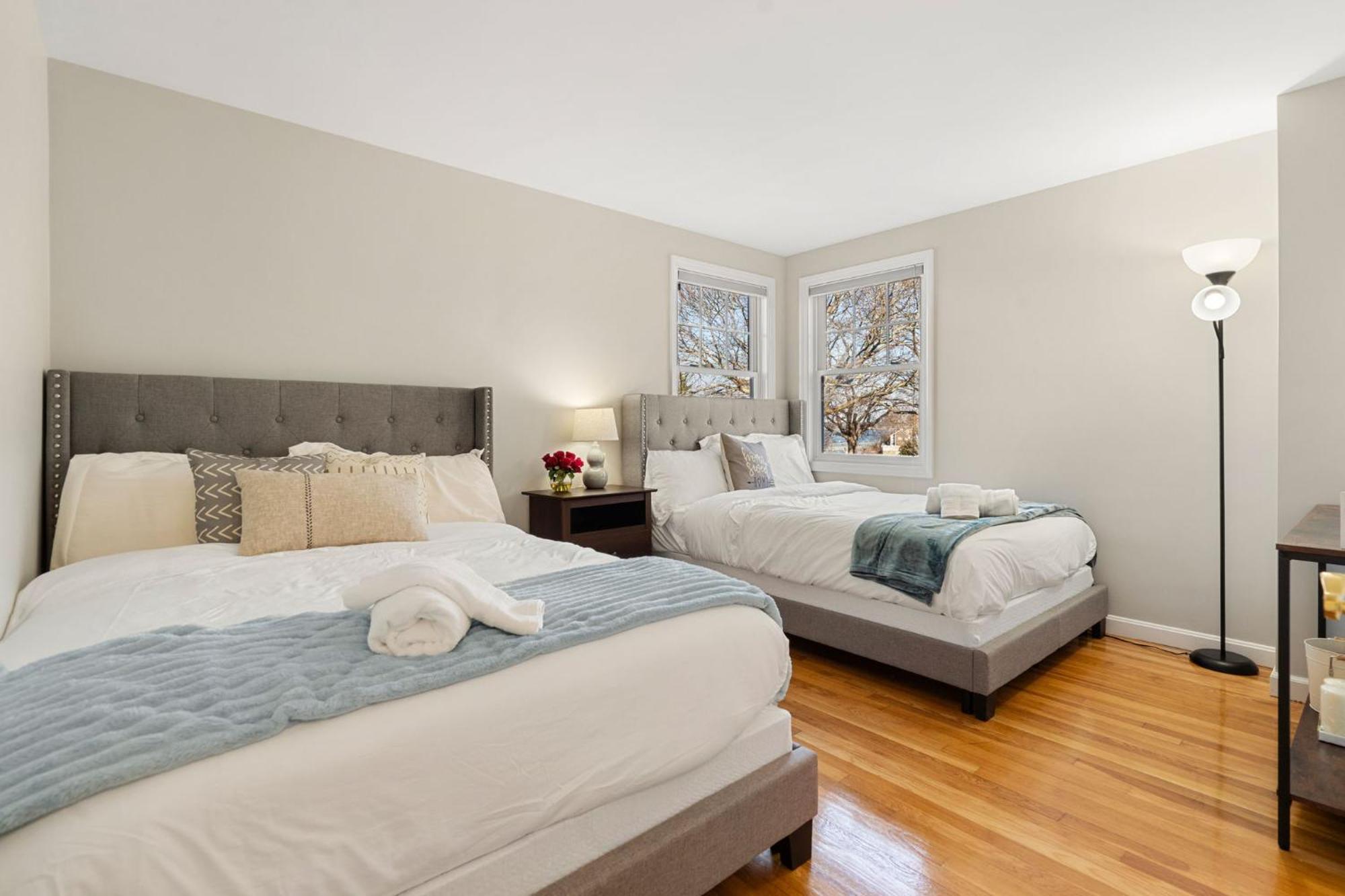 Hot Tub, Electric Bikes, Solo Stove, Projector, Smores Marblehead Exterior photo