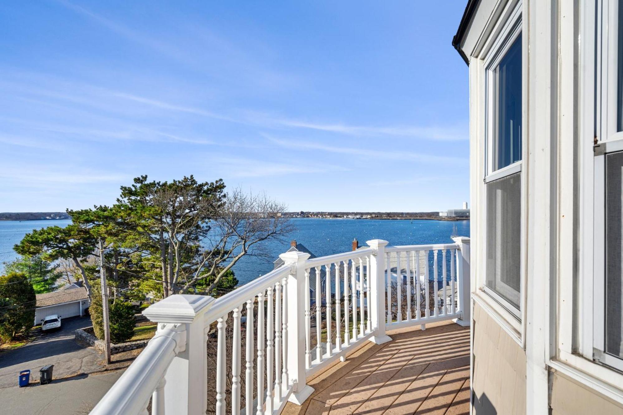 Hot Tub, Electric Bikes, Solo Stove, Projector, Smores Marblehead Exterior photo